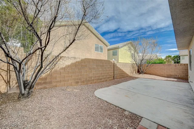 $2,270 | 9732 Kampsville Avenue, Las Vegas, NV 89148