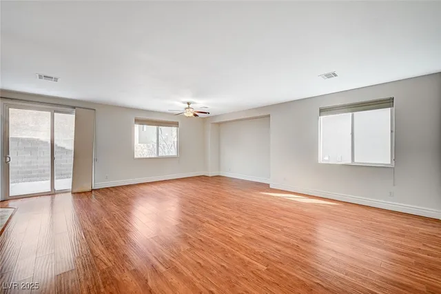 $2,270 | 9732 Kampsville Avenue, Las Vegas, NV 89148