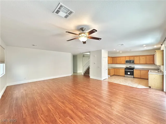 $2,270 | 9732 Kampsville Avenue, Las Vegas, NV 89148