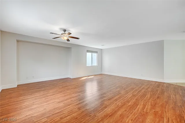 $2,270 | 9732 Kampsville Avenue, Las Vegas, NV 89148