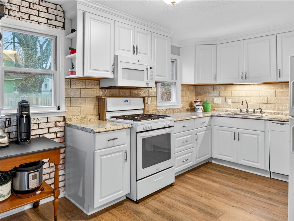 22 Mac Arthur Road Greece, NY 14615 - Photo 14 of 38