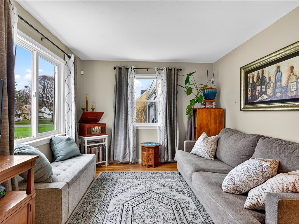 22 Mac Arthur Road Greece, NY 14615 - Photo 5 of 38