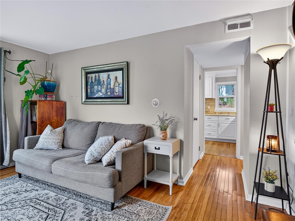 22 Mac Arthur Road Greece, NY 14615 - Photo 6 of 38