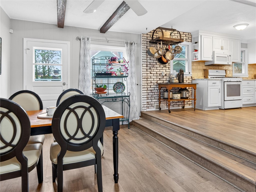 22 Mac Arthur Road Greece, NY 14615 - Photo 8 of 38