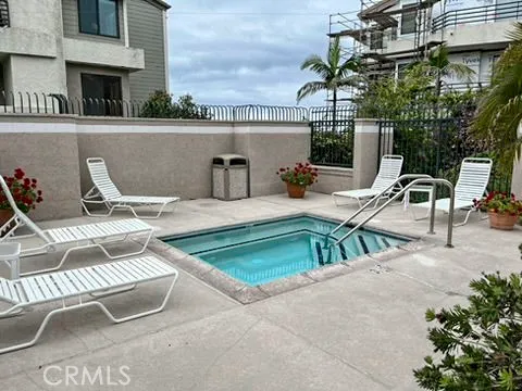 $850,000 | 280 Cagney Lane 115, Newport Beach, CA 92663