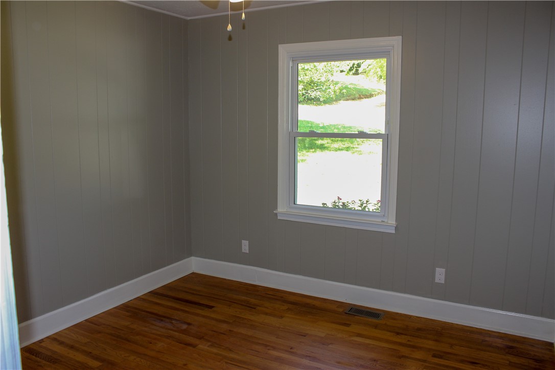 622 Anthony Road Easley, SC 29640 - Photo 14 of 28