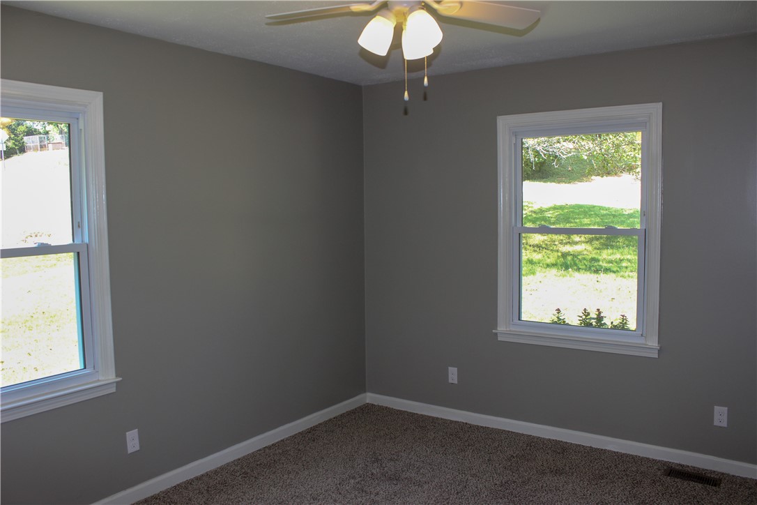 622 Anthony Road Easley, SC 29640 - Photo 19 of 28