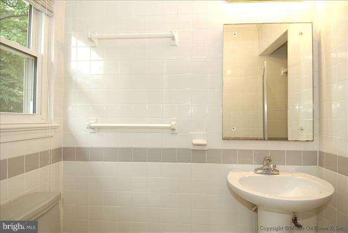 820 Northwest Drive Silver Spring, MD 20901 - Photo 13 of 26 Bath (Master)