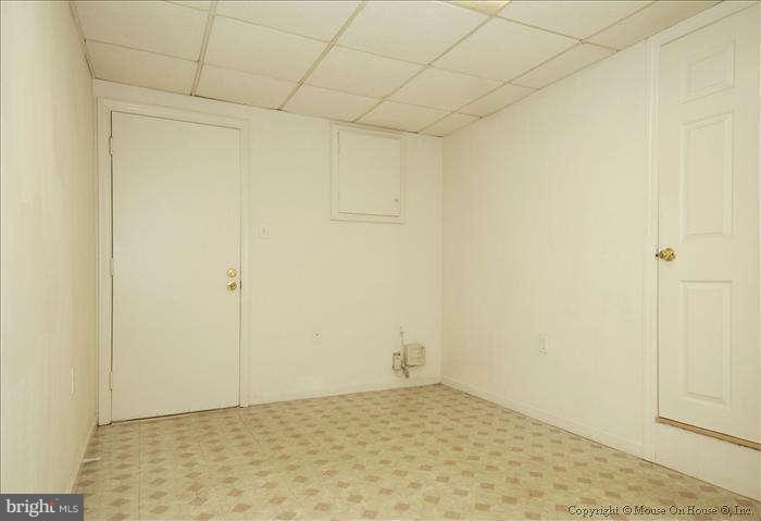 820 Northwest Drive Silver Spring, MD 20901 - Photo 16 of 26 Interior (General)