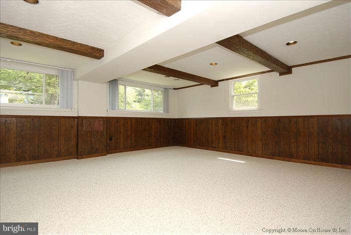 820 Northwest Drive Silver Spring, MD 20901 - Photo 19 of 26 Family Room