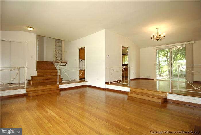 820 Northwest Drive Silver Spring, MD 20901 - Photo 6 of 26 Living Room