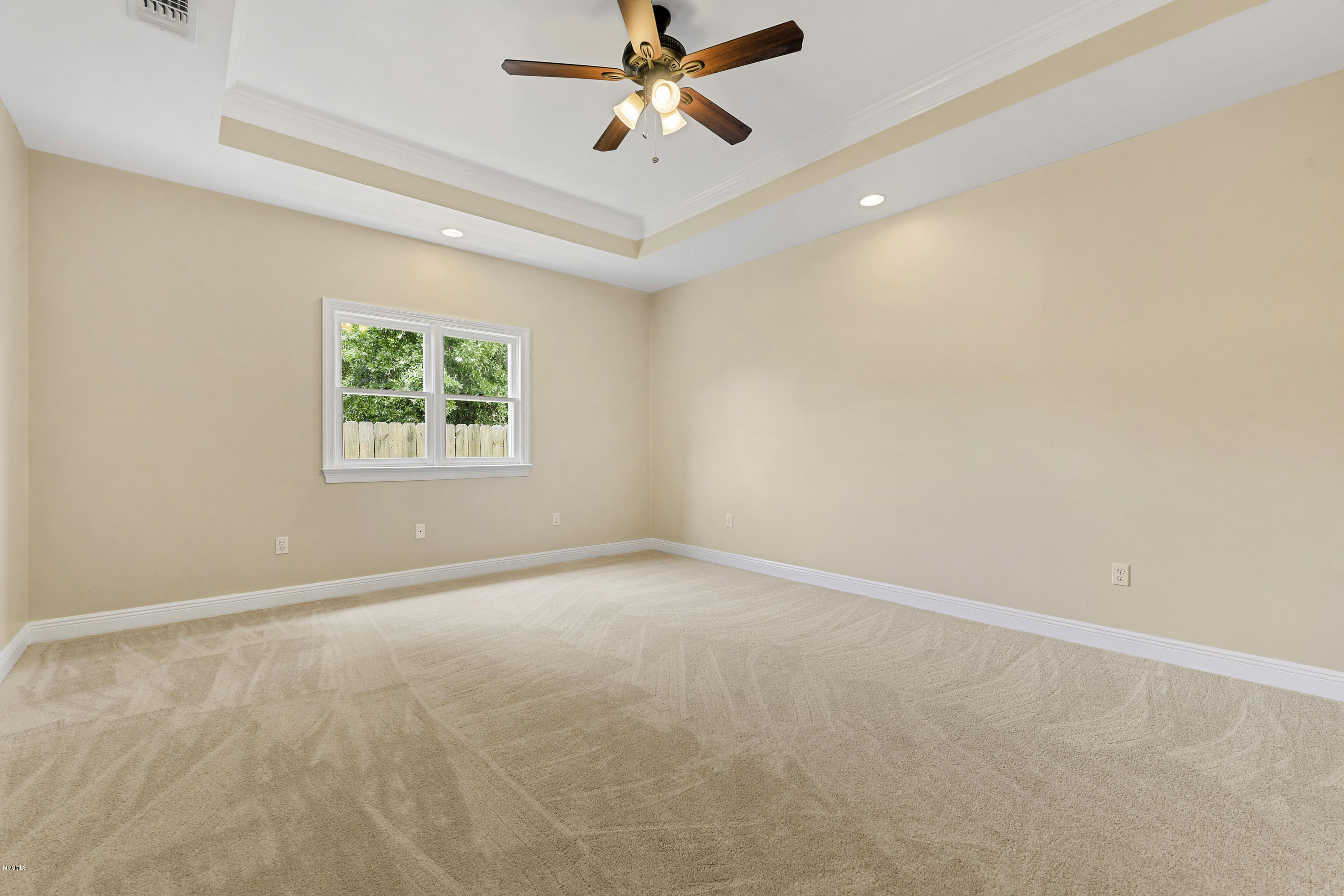 2573 Rue Palafox Biloxi, MS 39531 - Photo 13 of 27 013