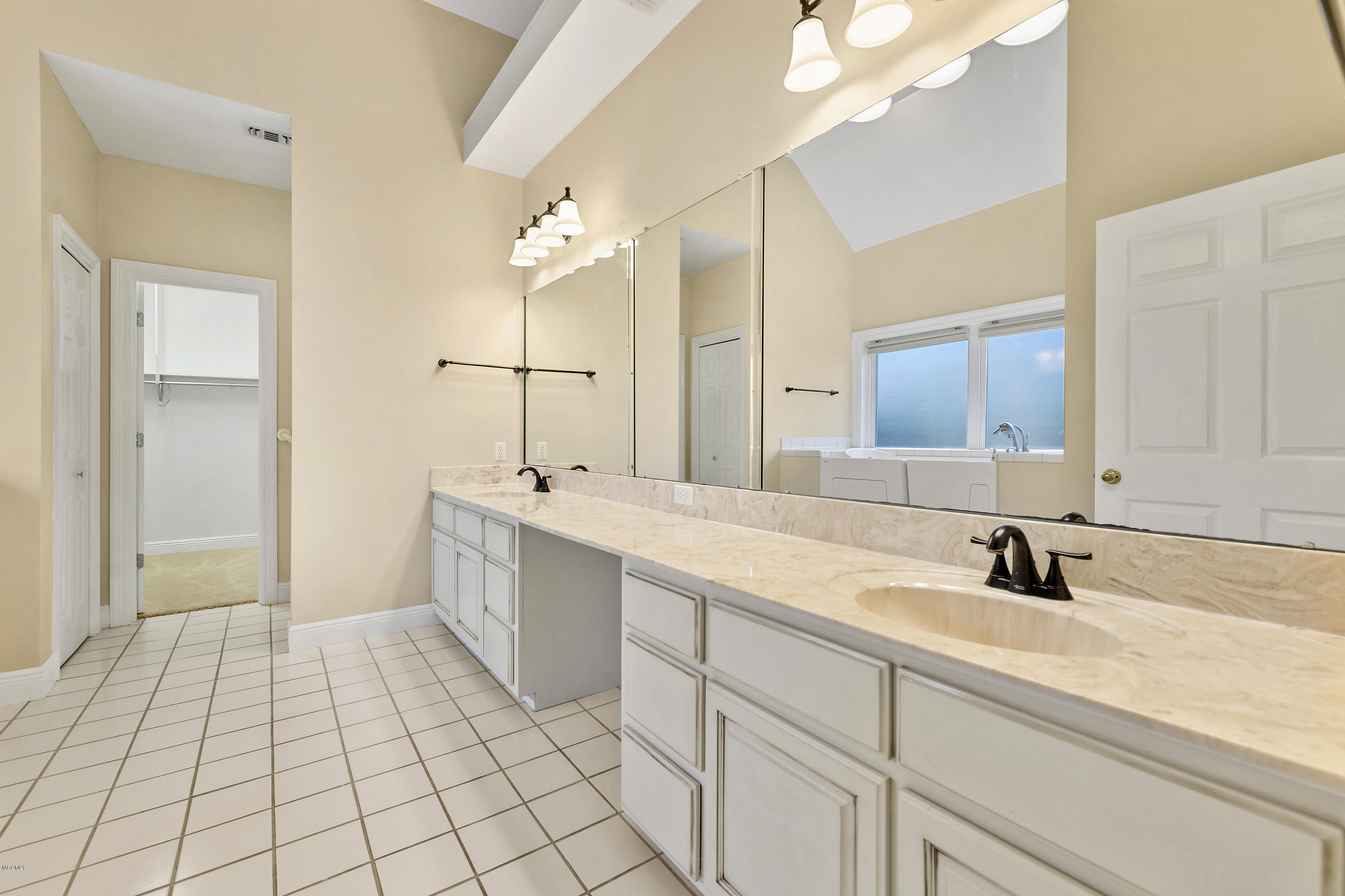 2573 Rue Palafox Biloxi, MS 39531 - Photo 15 of 27 015