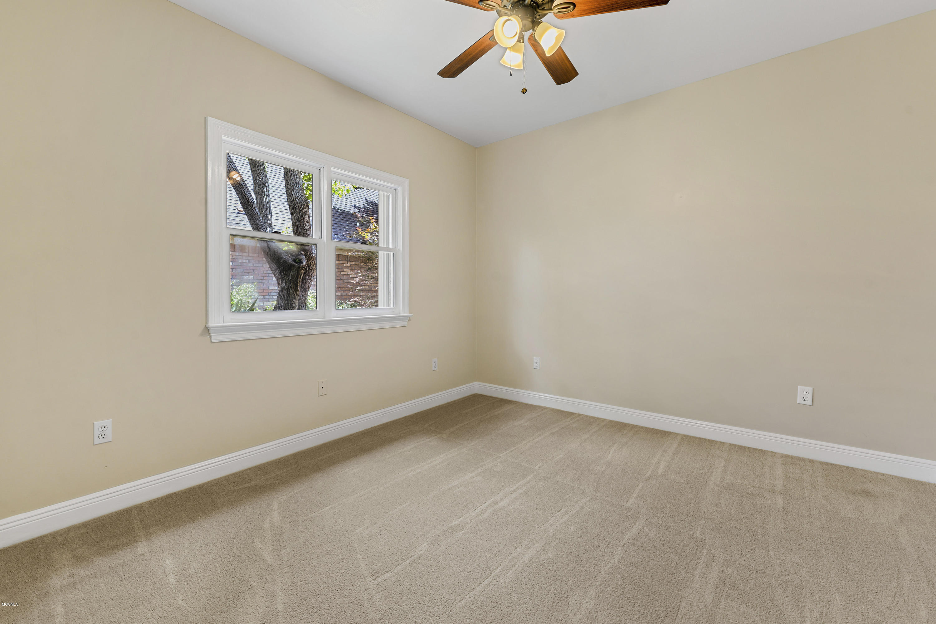 2573 Rue Palafox Biloxi, MS 39531 - Photo 19 of 27 019