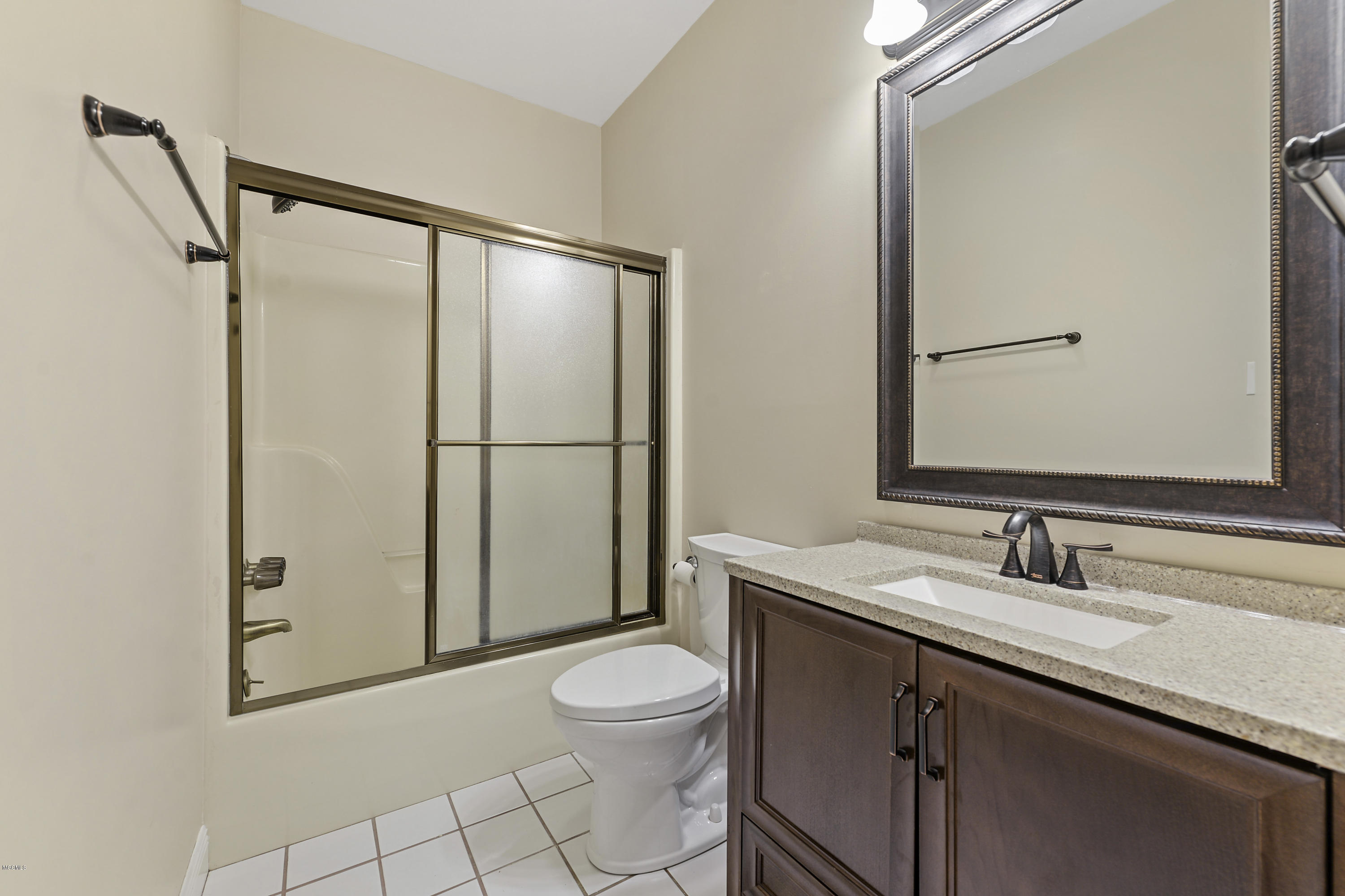 2573 Rue Palafox Biloxi, MS 39531 - Photo 23 of 27 023