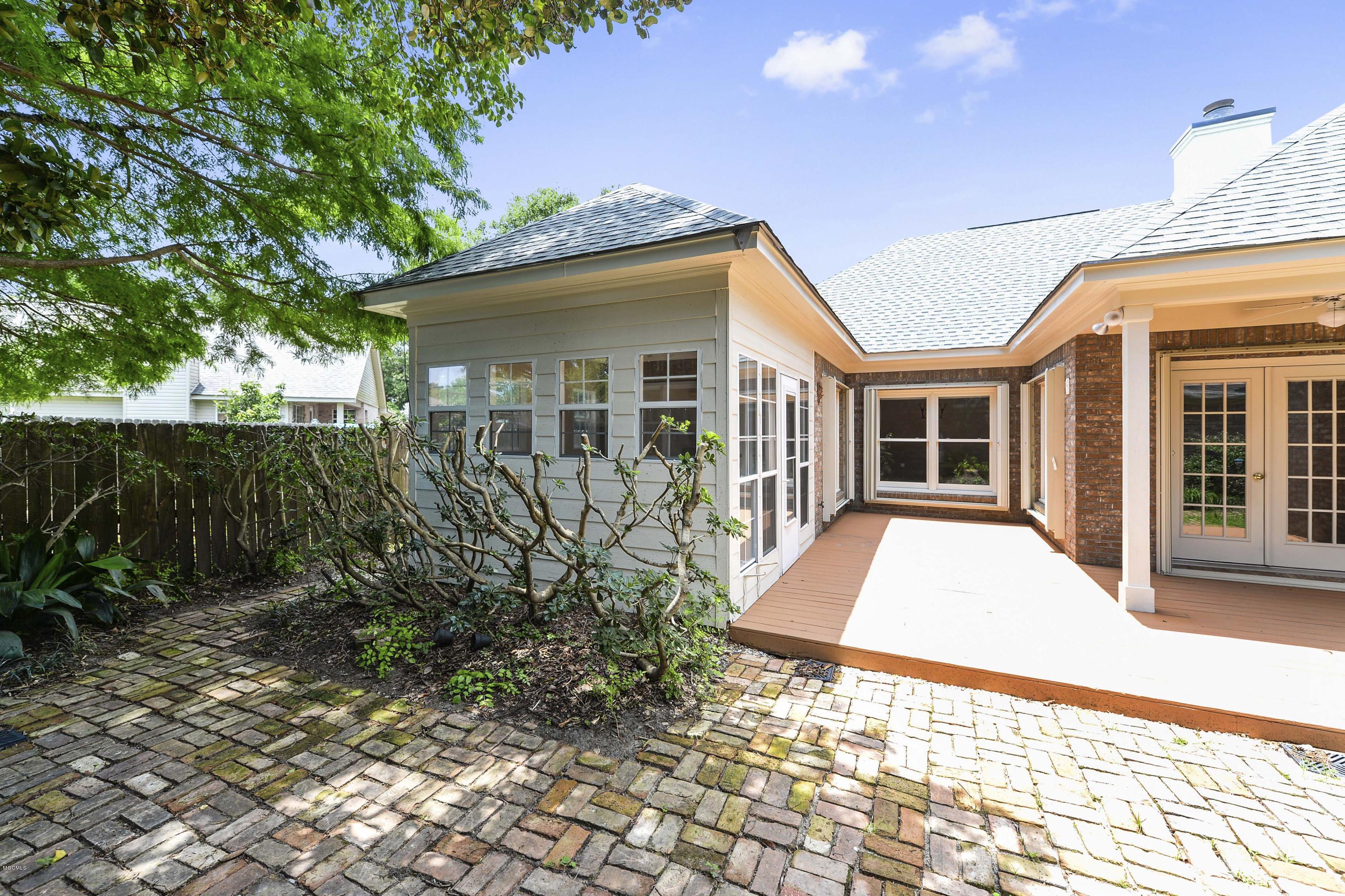 2573 Rue Palafox Biloxi, MS 39531 - Photo 26 of 27 026