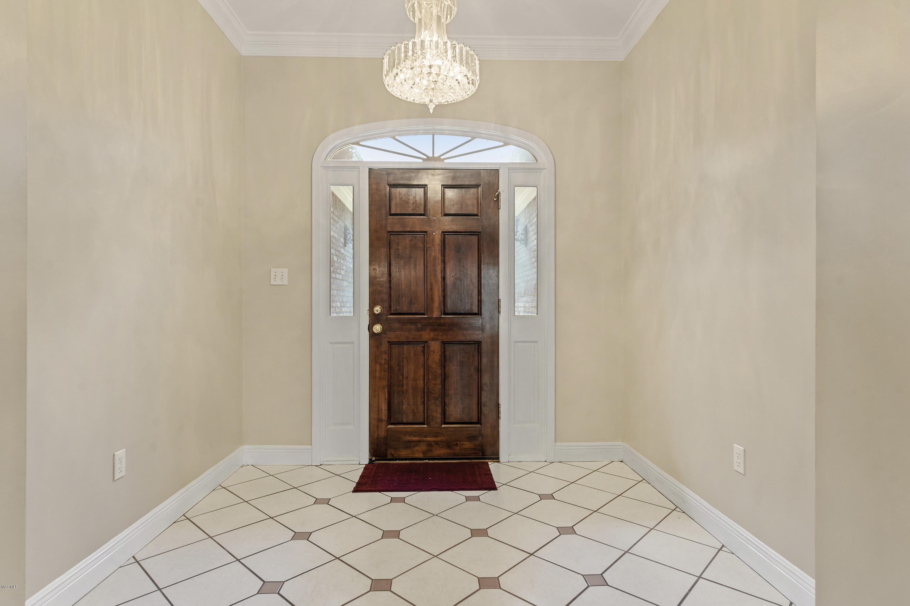 2573 Rue Palafox Biloxi, MS 39531 - Photo 3 of 27 003