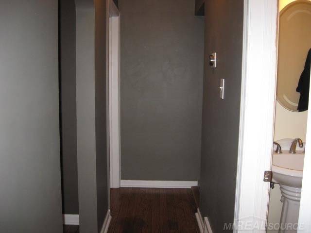 2090 Columbia Road Berkley, MI 48072 - Photo 8 of 21