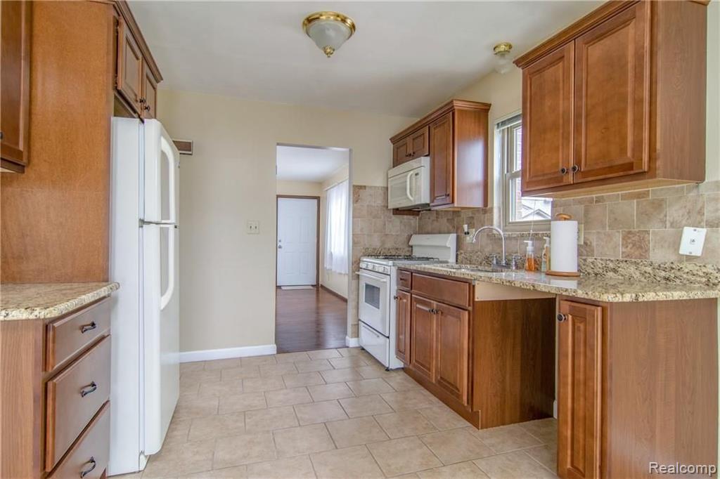 8401 18 18 Mile Road, Unit 103 Sterling Heights, MI 48313 - Photo 7 of 23