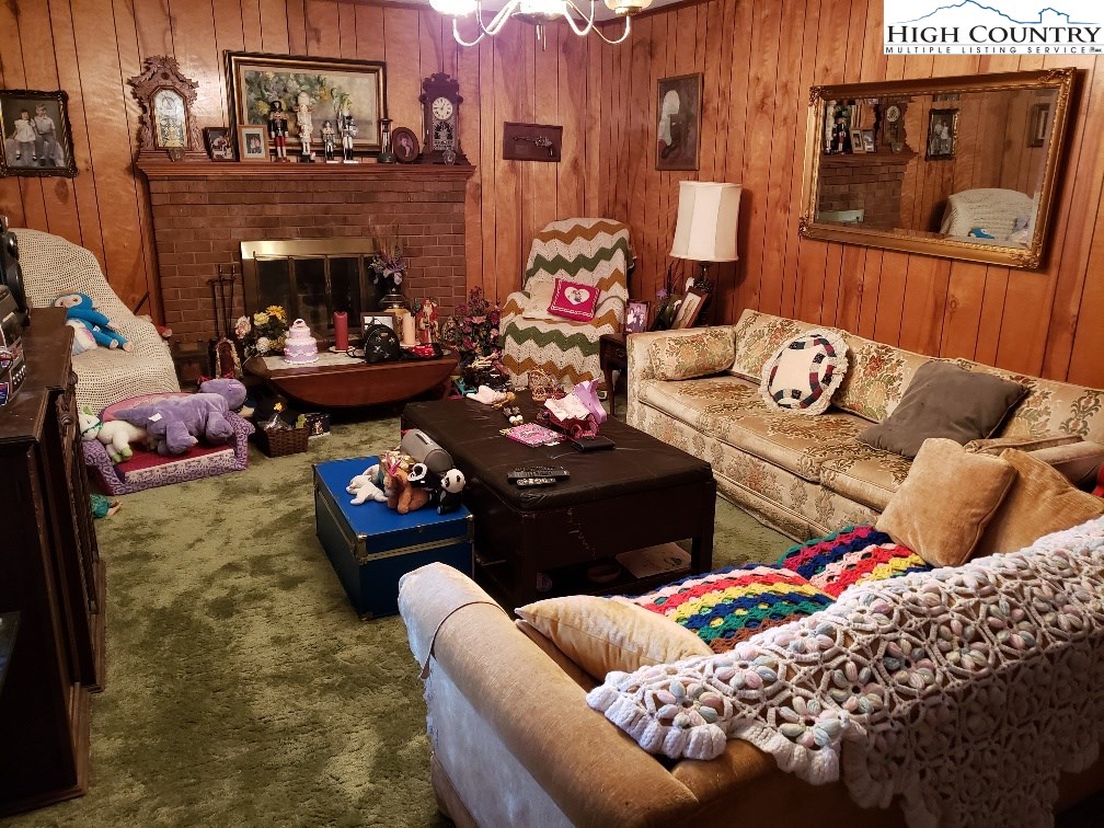 346 Big Oak Road Ennice, NC 28623 - Photo 3 of 11 Gallery Image 3