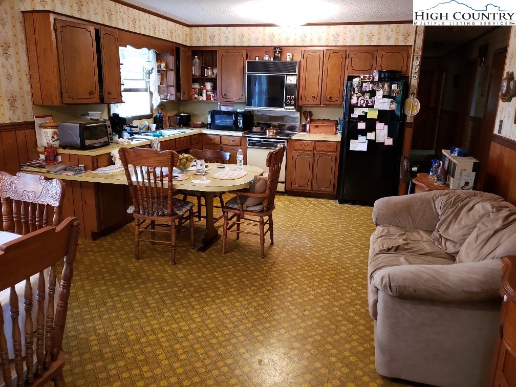 346 Big Oak Road Ennice, NC 28623 - Photo 6 of 11 Gallery Image 6