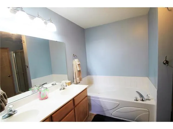 $2,200 | 17644 69th Place North, Maple Grove, MN 55311