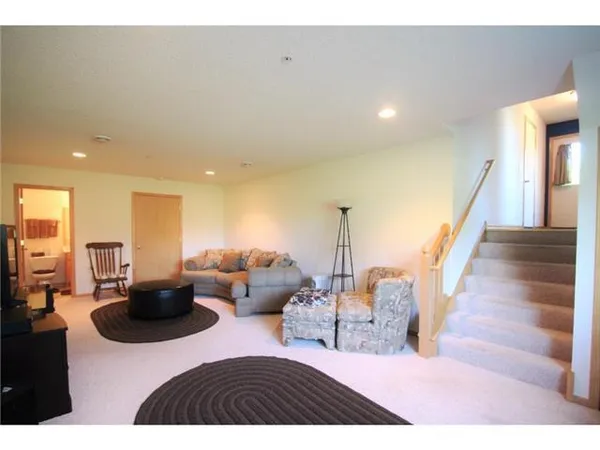 $2,200 | 17644 69th Place North, Maple Grove, MN 55311