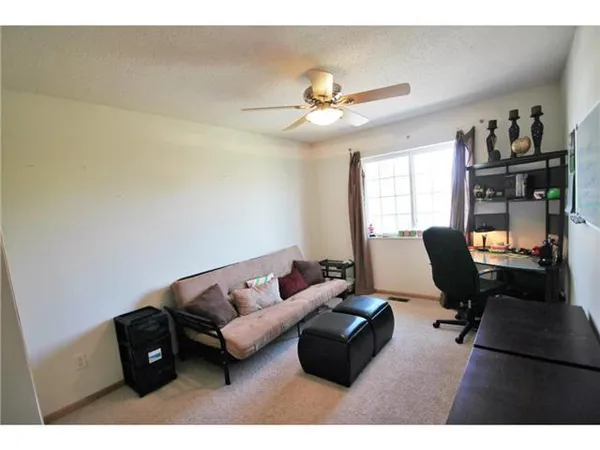 $2,200 | 17644 69th Place North, Maple Grove, MN 55311