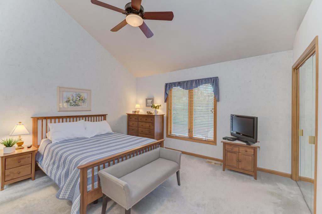 440 Lindley Road Westmont, IL 60559 - Photo 19 of 42 Gallery Image 19