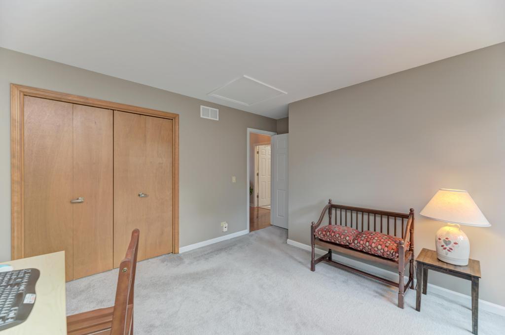 440 Lindley Road Westmont, IL 60559 - Photo 27 of 42 Gallery Image 27
