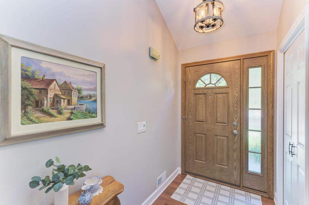 440 Lindley Road Westmont, IL 60559 - Photo 3 of 42 Gallery Image 3