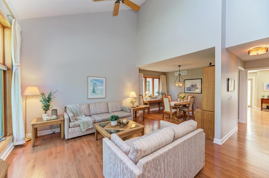 440 Lindley Road Westmont, IL 60559 - Photo 4 of 42 Gallery Image 4