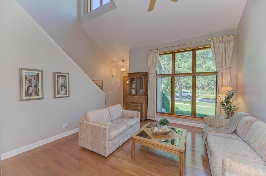 440 Lindley Road Westmont, IL 60559 - Photo 6 of 42 Gallery Image 6