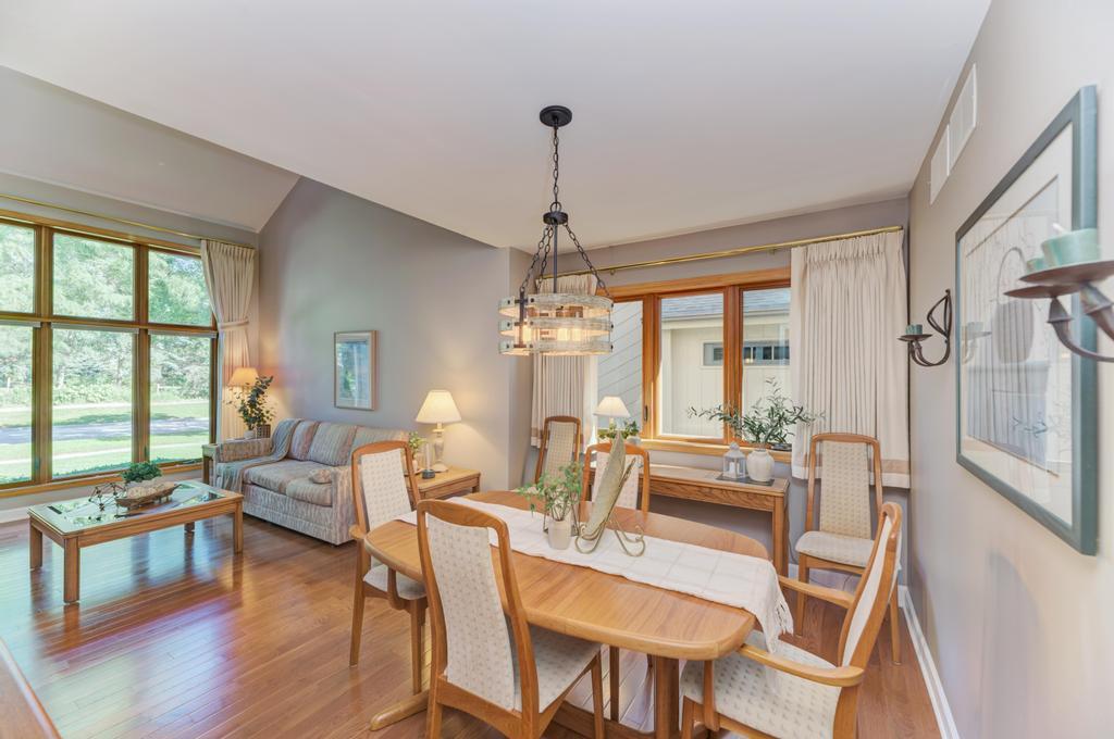 440 Lindley Road Westmont, IL 60559 - Photo 8 of 42 Gallery Image 8