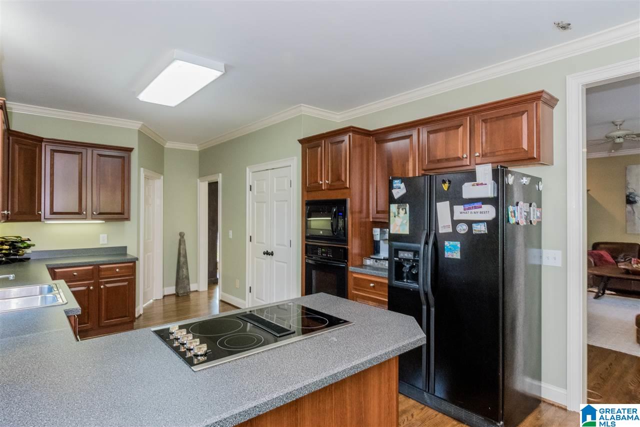 637 Meadow Ridge Drive Birmingham, AL 35242 - Photo 11 of 40