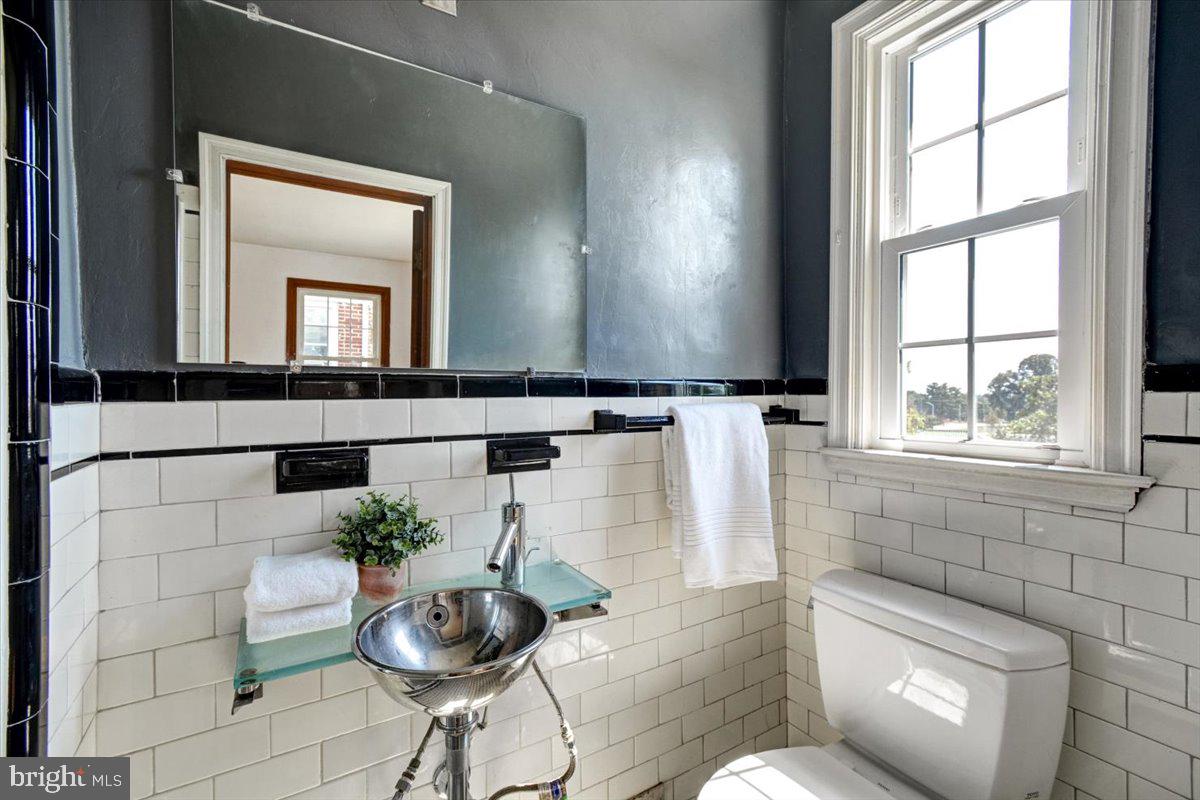1646 Roundhill Road Baltimore, MD 21218 - Photo 14 of 24 Gallery Image 14