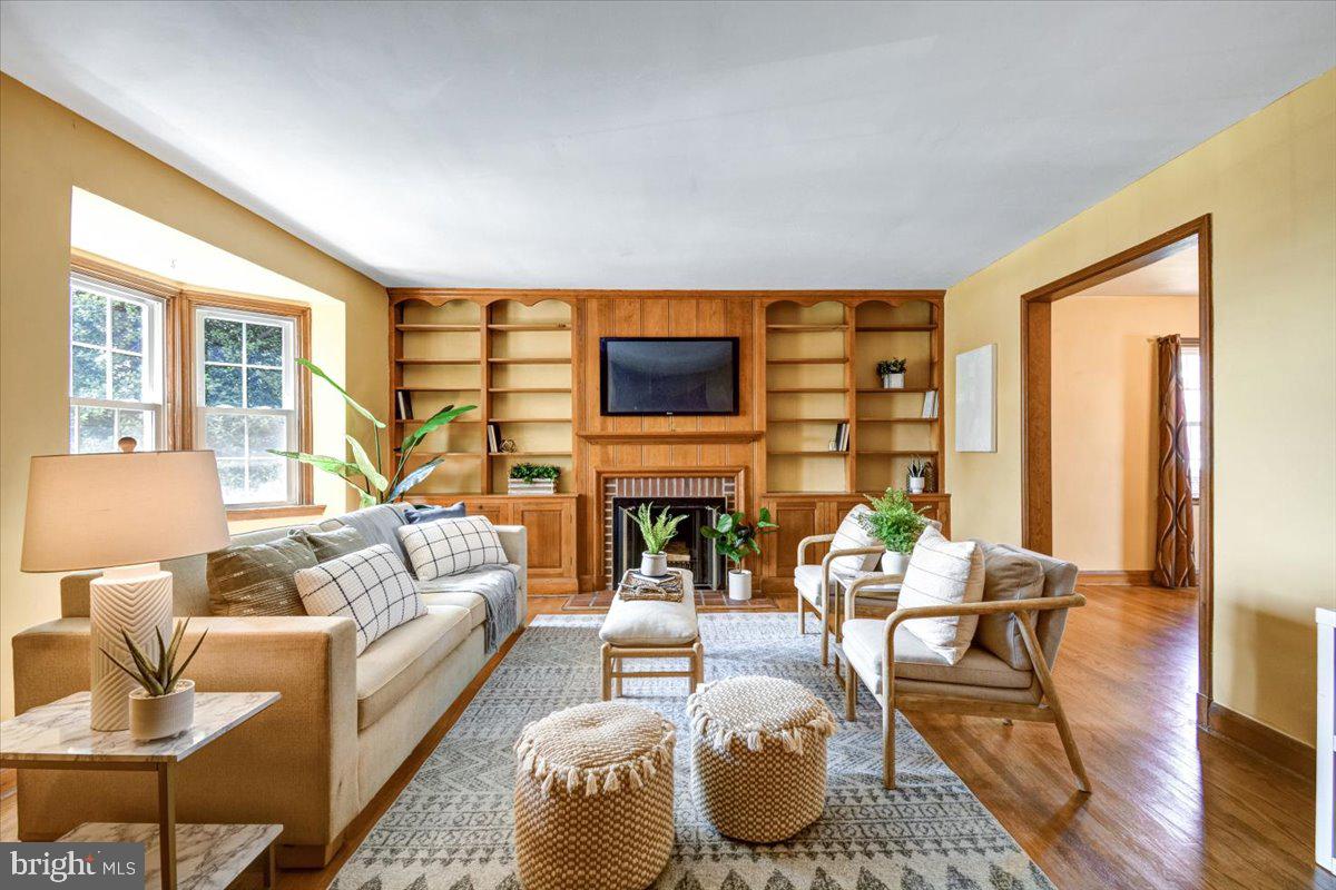 1646 Roundhill Road Baltimore, MD 21218 - Photo 3 of 24 Gallery Image 3