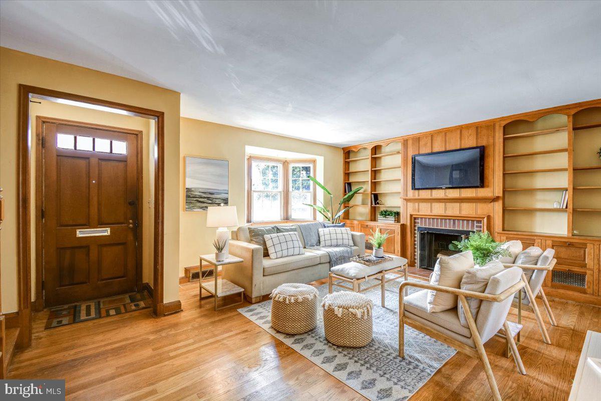 1646 Roundhill Road Baltimore, MD 21218 - Photo 4 of 24 Gallery Image 4