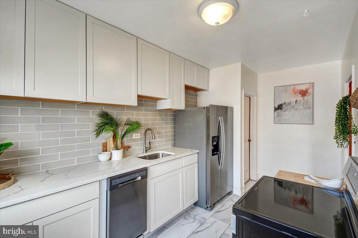 1646 Roundhill Road Baltimore, MD 21218 - Photo 10 of 24 Gallery Image 10