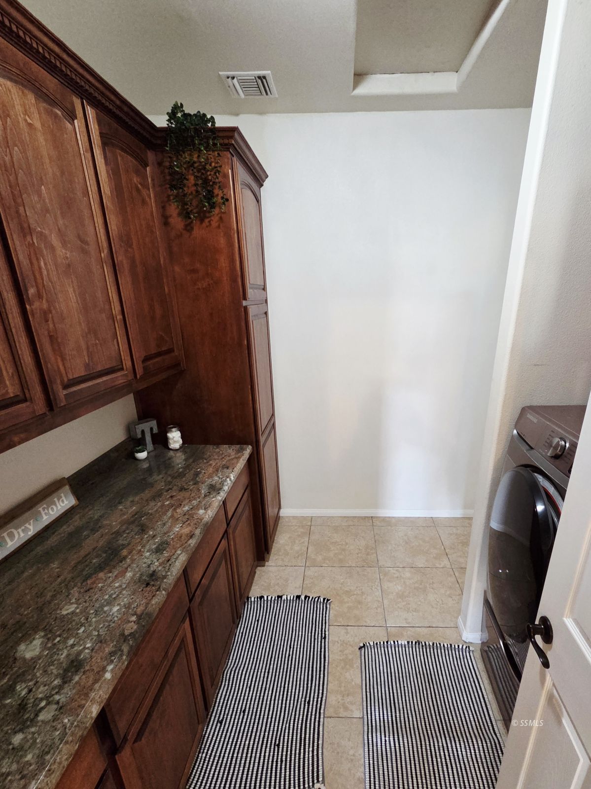 424 South Inyo Street Ridgecrest, CA 93555 - Photo 14 of 43