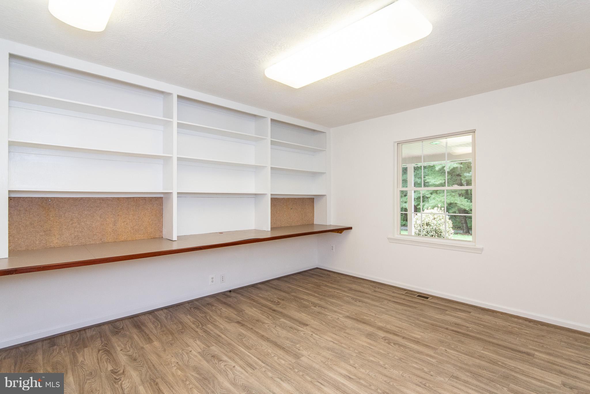 24 Leeland Road Edgewater, MD 21037 - Photo 16 of 30 Den