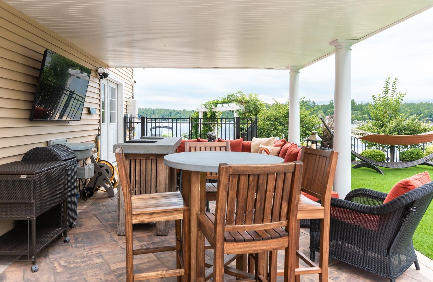 81 Chester Road Derry, NH 03038 - Photo 7 of 40