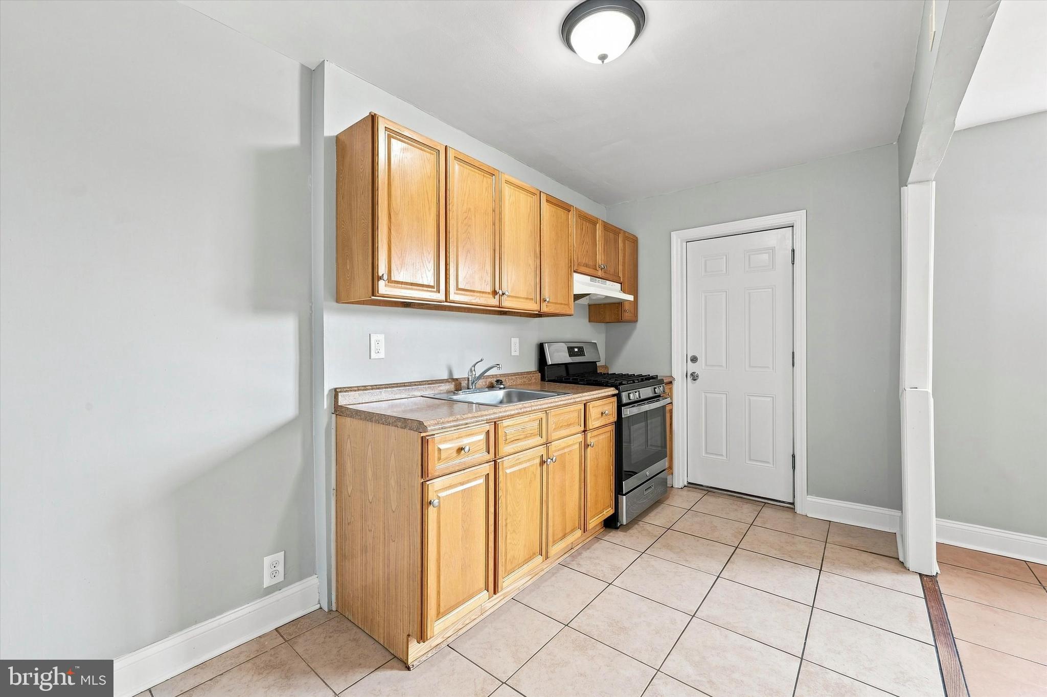 7271 Bradford Road Upper Darby, PA 19082 - Photo 10 of 27 Gallery Image 10
