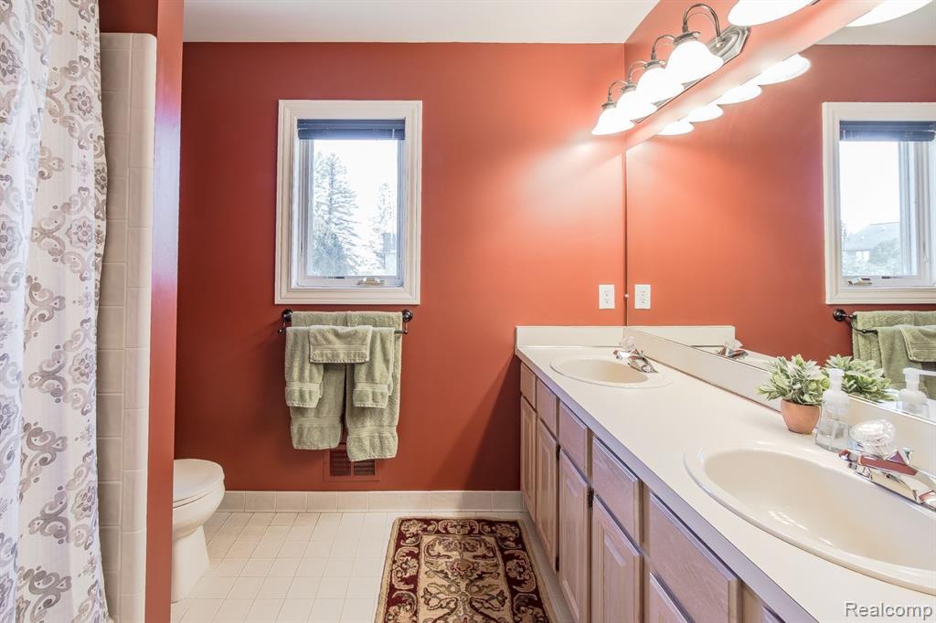 2035 Reagan Drive Rochester Hills, MI 48309 - Photo 39 of 51