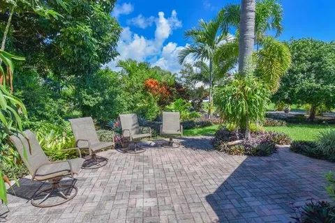 $639,000 | 437 French Royale Circle, Atlantis, FL 33462