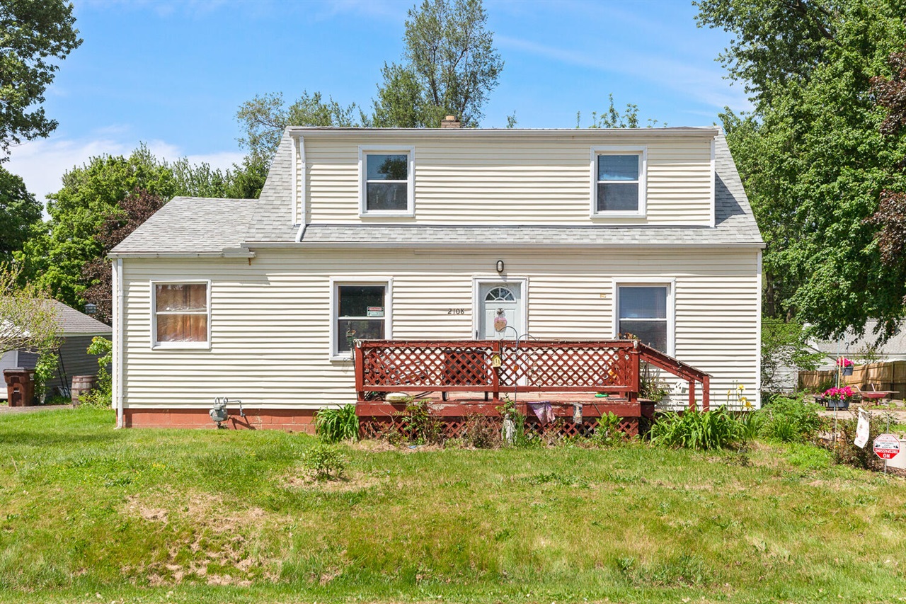 2108 Allan Street Adrian, MI 49221 - Photo 1 of 31