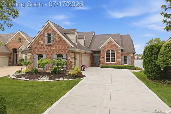 $1,500,000 | 10685 Cliffview Drive, South Lyon, MI 48178