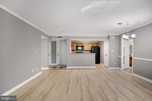 $375,000 | 1504 Lincoln Way, Unit 101, McLean, VA 22102