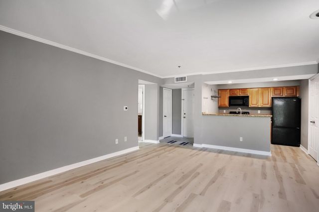 $375,000 | 1504 Lincoln Way, Unit 101, McLean, VA 22102