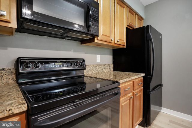 $375,000 | 1504 Lincoln Way, Unit 101, McLean, VA 22102